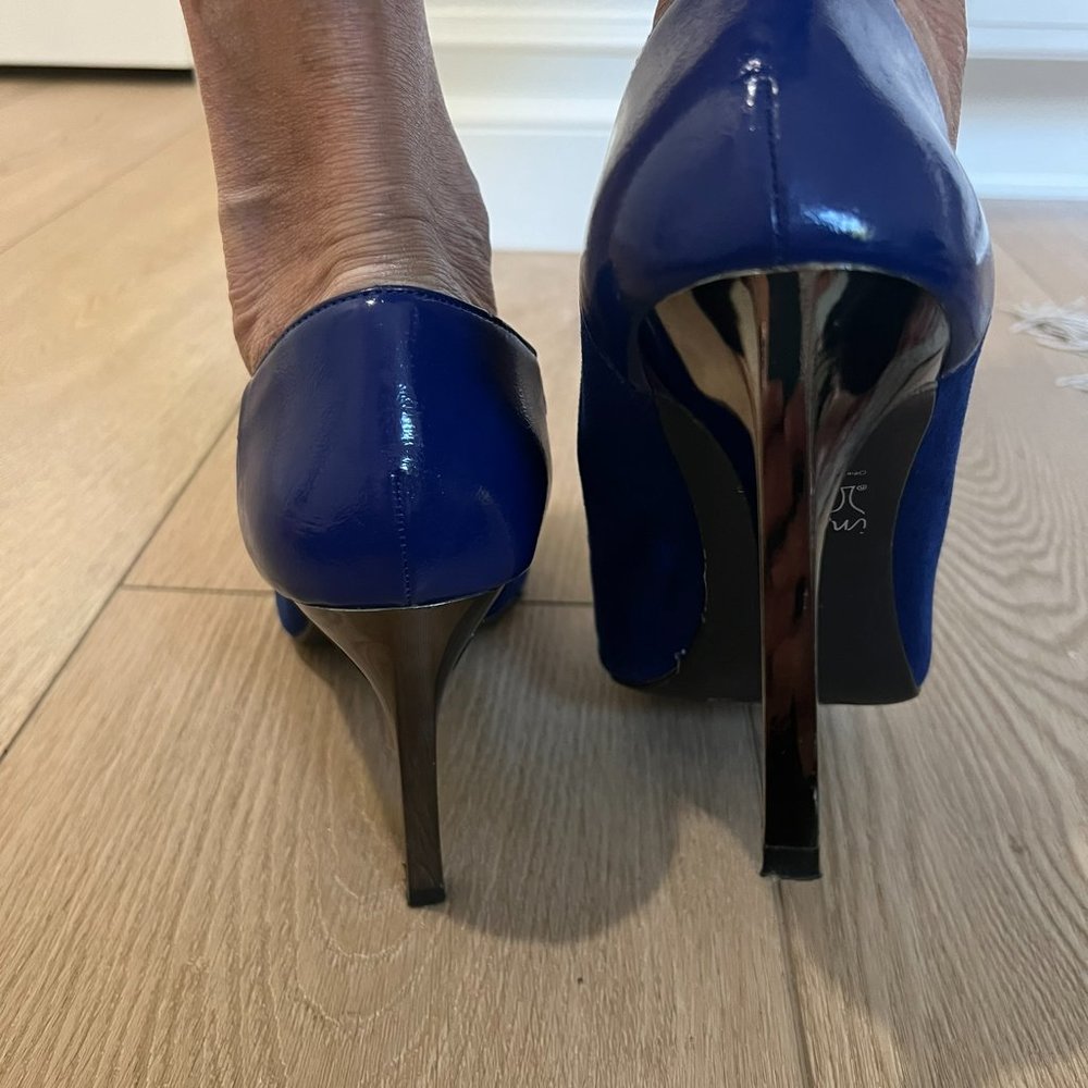Limited Edition leather cobalt blue pumps with gunmetal heels - Picture 4 of 9